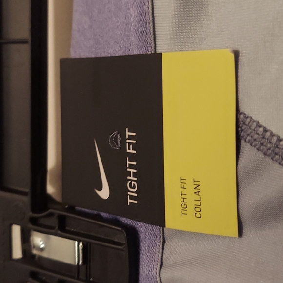 Girl's Nike tight fit leggings - Picture 7 of 8